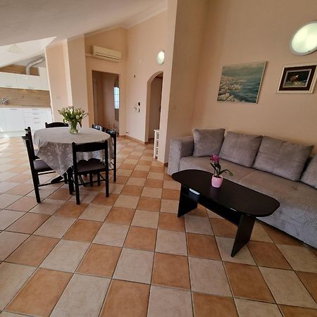 Villa Rouge Crikvenica Exterior photo